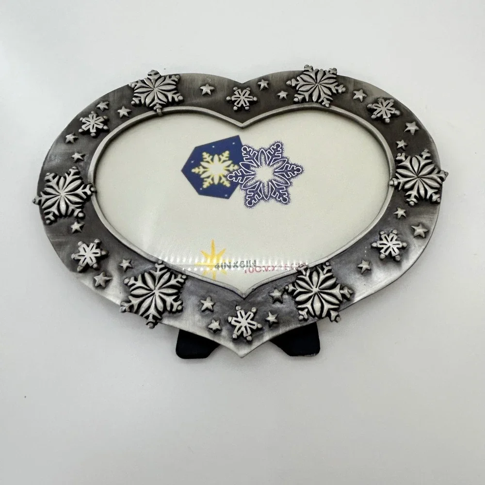 Heart Shaped Photo Frame Snowflake Design Tabletop Display Silver Tone 4x6 Photo